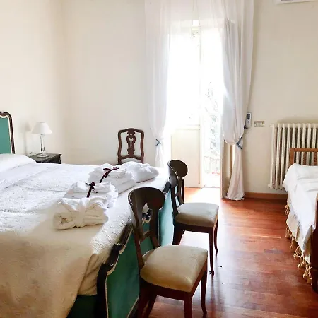 Palazzo Sismonda Bed & Breakfast Corneliano d'Alba Room photo