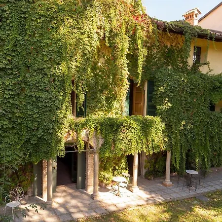 Palazzo Sismonda Bed & Breakfast Corneliano d'Alba Exterior photo