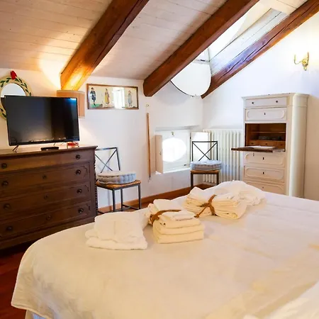 Palazzo Sismonda Bed & Breakfast Corneliano d'Alba Exterior photo