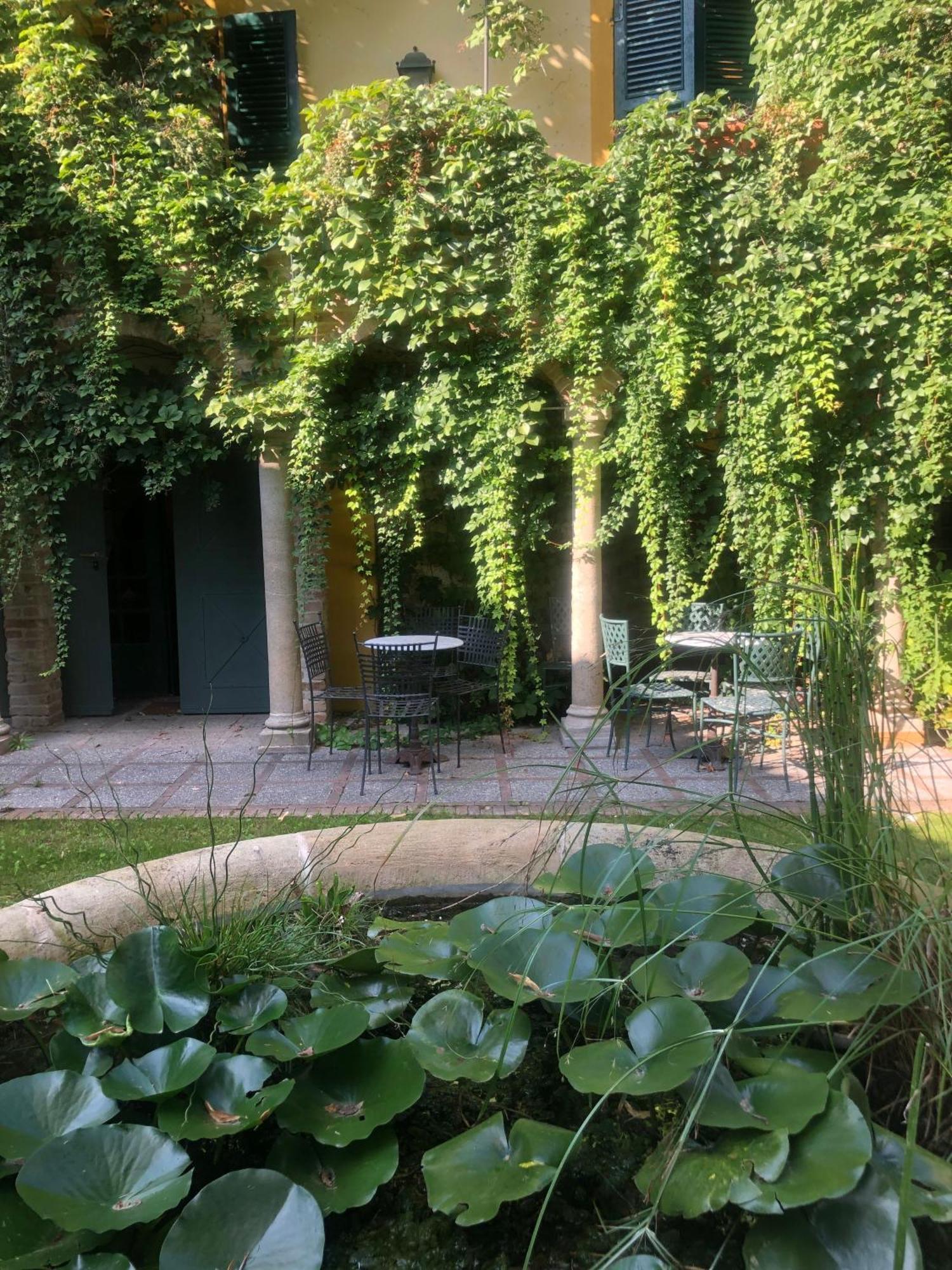 Bed & Breakfast Palazzo Sismonda Corneliano d'Alba