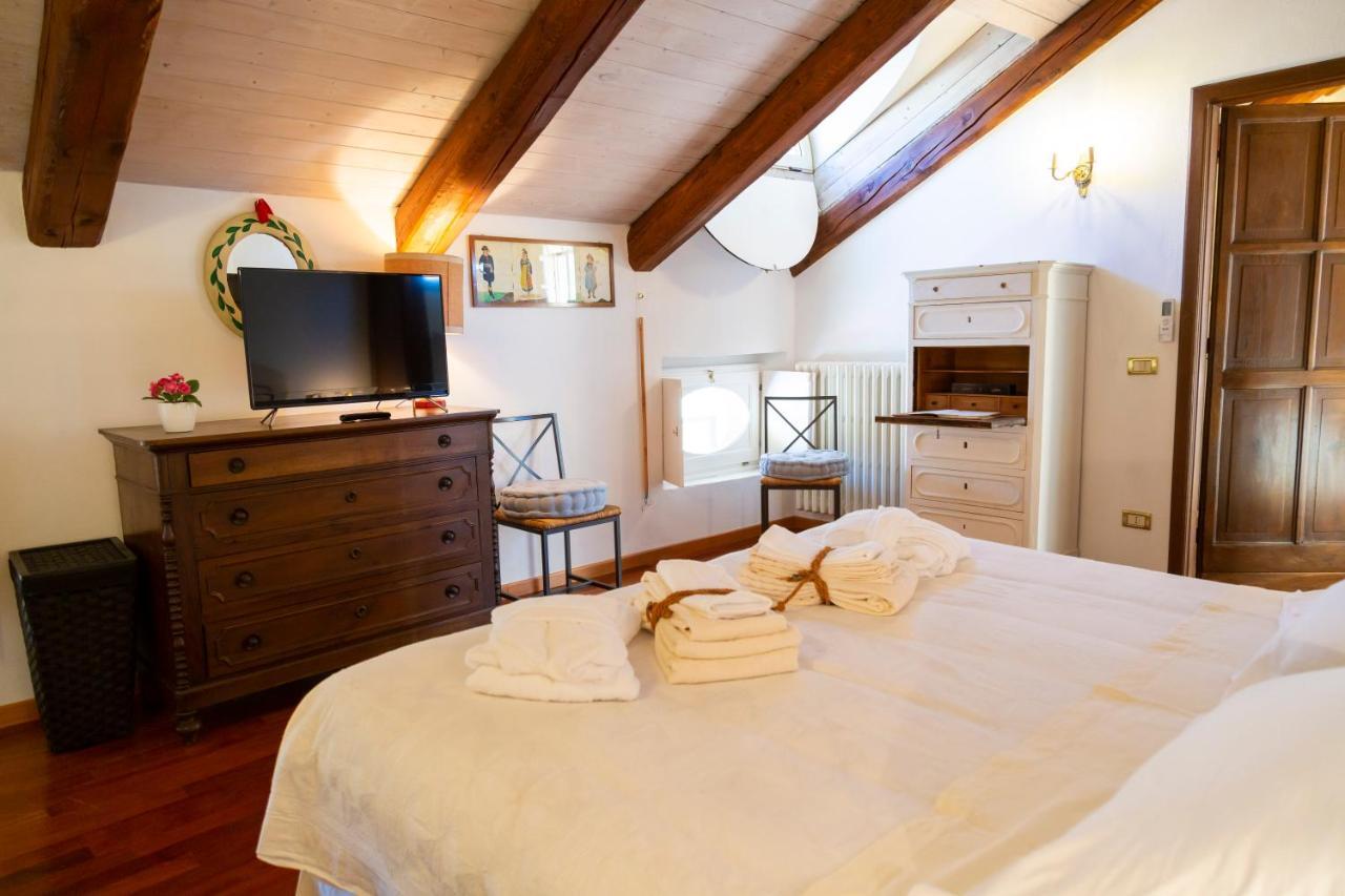 Bed & Breakfast Palazzo Sismonda Corneliano d'Alba