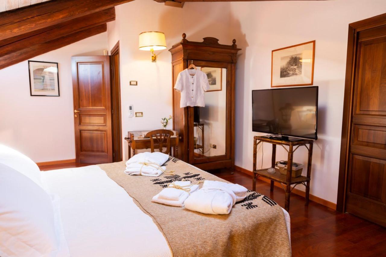 Palazzo Sismonda Bed & Breakfast